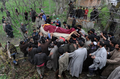 indian kashmir gun battle leaves 5 dead police