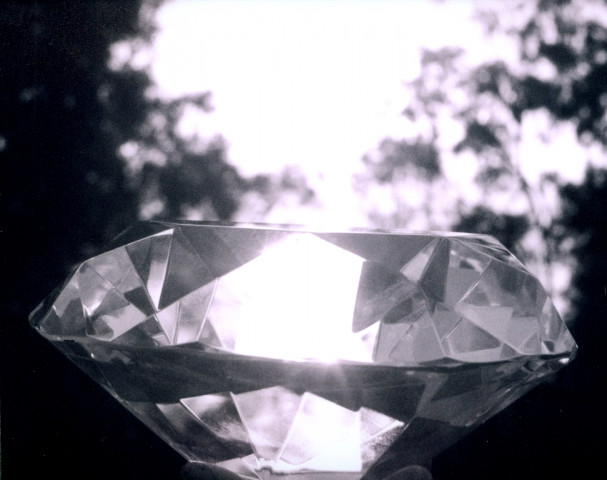 the illegal trade in raw diamonds continues in ivory coast using networks that buy and then illegally export the gemstones via neighbouring countries the illegal trade in raw diamonds continues in ivory coast using networks that buy and then illegally export the gemstones via neighbouring countries