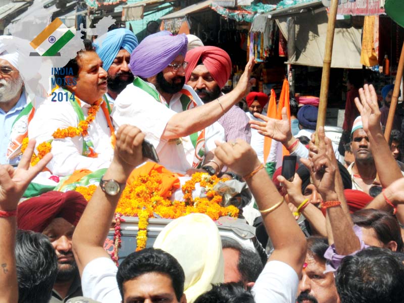 congress party candidate for amritsar s parliamentary seat amarinder singh gestures during an election campaign in amritsar photo afp