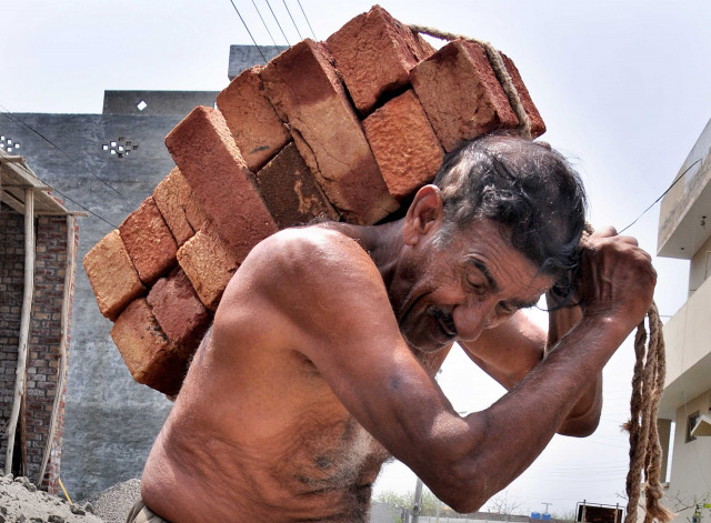 rs850 per 1 000 bricks for brick kiln workers had been announced by government but not enforced photo express rs850 per 1 000 bricks for brick kiln workers had been announced by government but not enforced photo express
