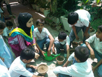 new teaching style by targetting 8 intelligence skills new school to set a trend