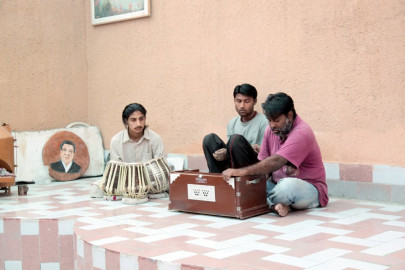 fine tuning and fine arts realism and escape at central jail