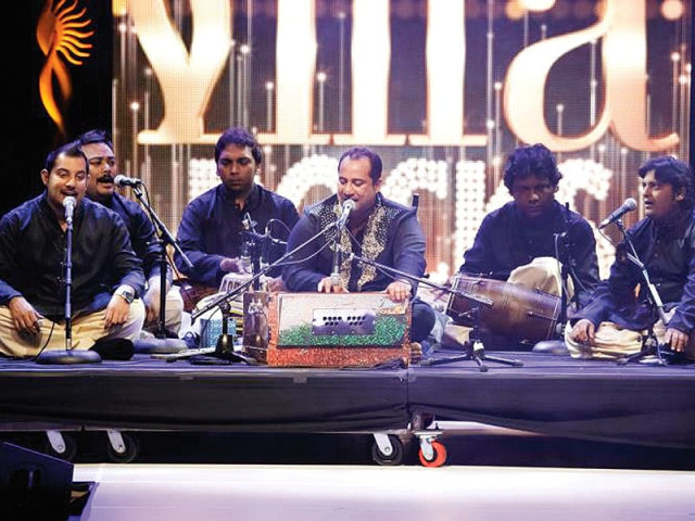 khan s performance at iifa awards 2014 photo file khan s performance at iifa awards 2014 photo file