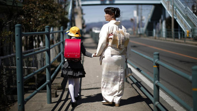 number of children in japan slips to new low