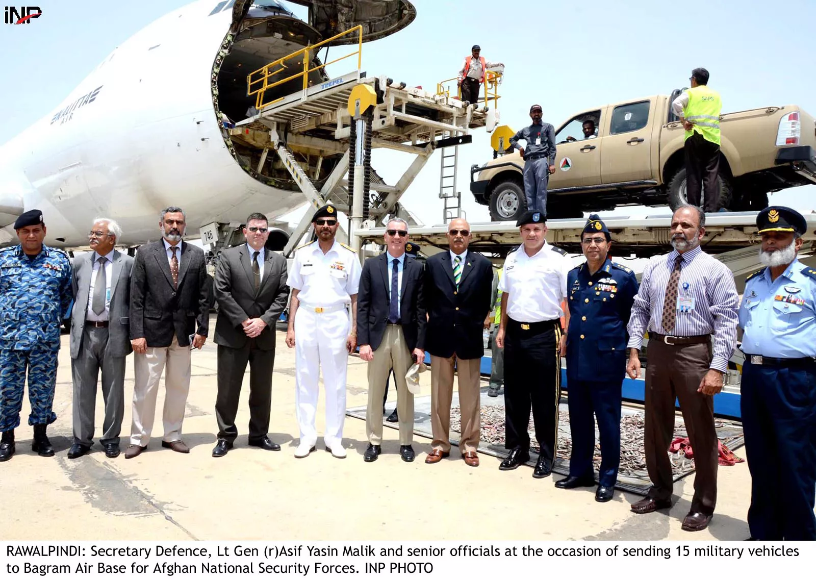 secretary defence lt gen r asif yasin malik and senior officials at the occasion of sending 15 military vehicles to bagram air base for afghan national security forces photo inp secretary defence lt gen r asif yasin malik and senior officials at the occasion of sending 15 military vehicles to bagram air base for afghan national security forces photo inp