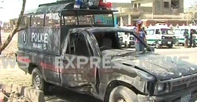 police mobile targeted blast in karachi injures asi
