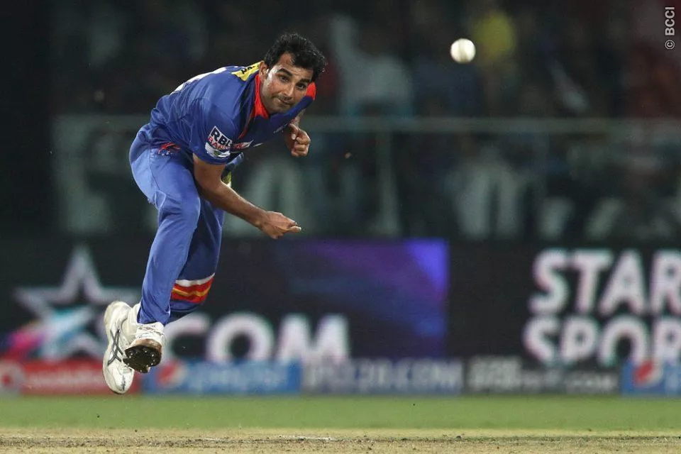 mohammad shami conceded 17 runs in the 18th over as smith hit him for two fours and a six and remained wicket less photo bcci mohammad shami conceded 17 runs in the 18th over as smith hit him for two fours and a six and remained wicket less photo bcci