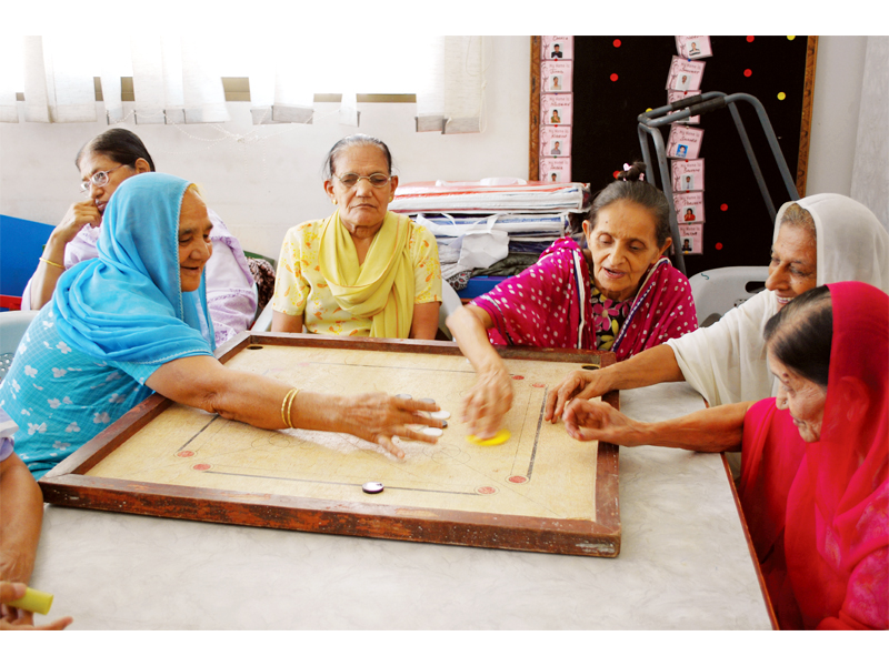 abandoned mothers find joy in each other s company photo arif soomro