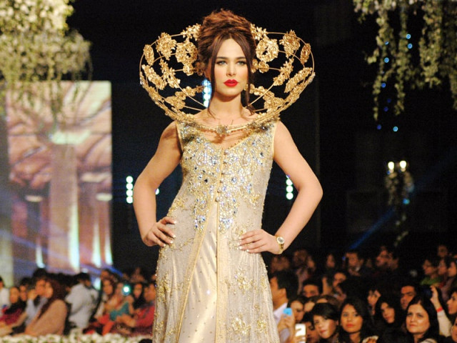 ayyan in a tabassum mughal outfit photo arif soomro express ayyan in a tabassum mughal outfit photo arif soomro express