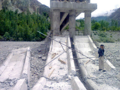substandard structure under construction bridge collapses in hunza