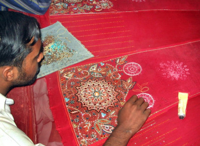 moving forward modern machines replace handmade embroidery