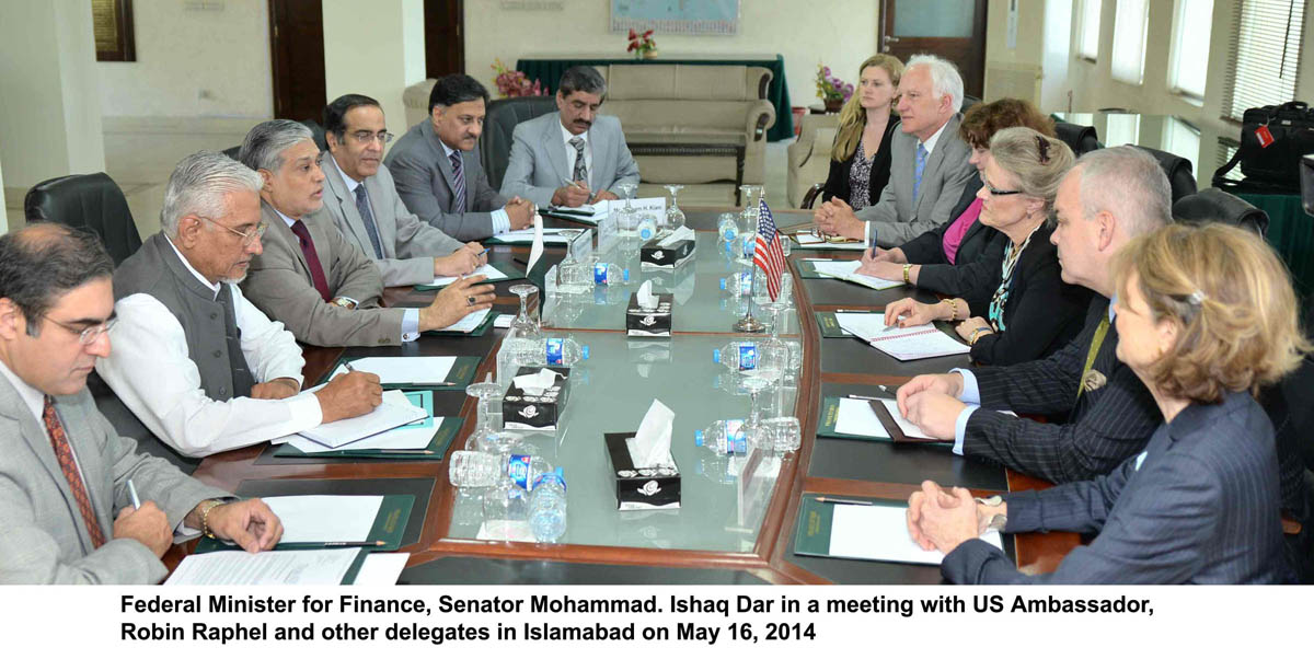 finance minister ishaq dar in a meeting with us ambassador robin raphel and other delegate in islamabad on may 16 2014 photo pid