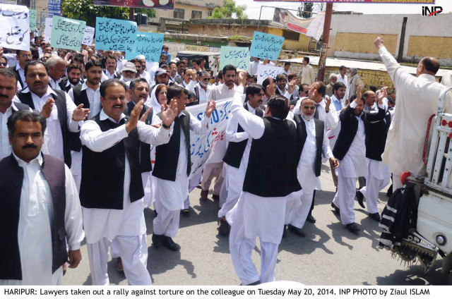 they condemned the alleged torture of their colleague advocate awais sarwar by city sho sajid farooq in police custody photo inp they condemned the alleged torture of their colleague advocate awais sarwar by city sho sajid farooq in police custody photo inp