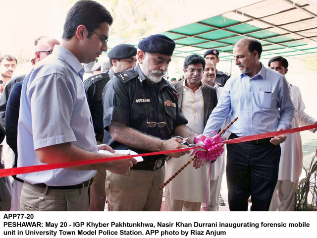 igp nasir khan durrani inaugurating forensic mobile unit at model town police station photo app igp nasir khan durrani inaugurating forensic mobile unit at model town police station photo app