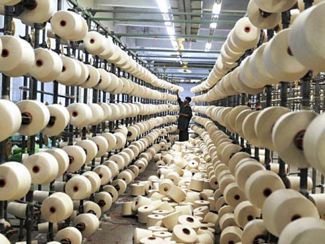 pakistan exported textile goods worth 1 054 billion in april against 1 235 billion in march a decline of 14 6 photo file pakistan exported textile goods worth 1 054 billion in april against 1 235 billion in march a decline of 14 6 photo file