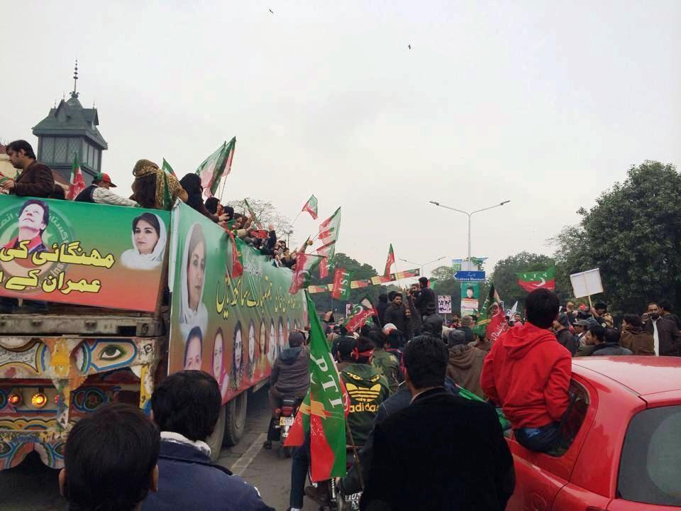 pti supporters heading towards nasir bagh photo ptiofficial twitter