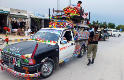 mohmand agency attack roadside blast kills six servicemen