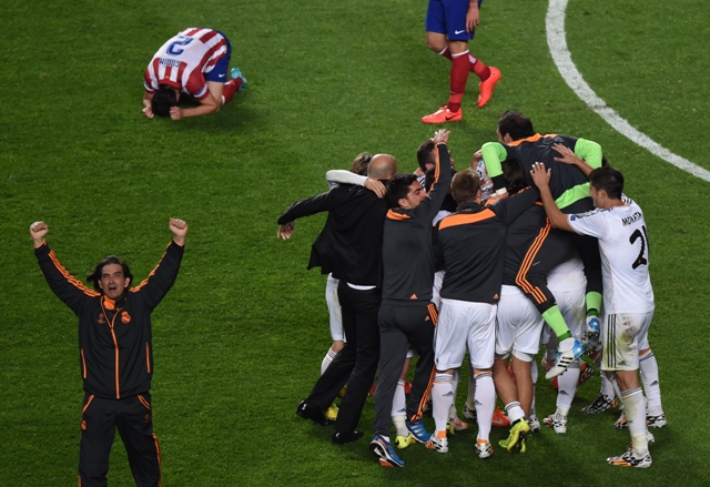 real madrid 039 s players celebrate a goal during the uefa champions league final real madrid vs atletico de madrid at luz stadium in lisbon real madrid won 4 1 photo afp