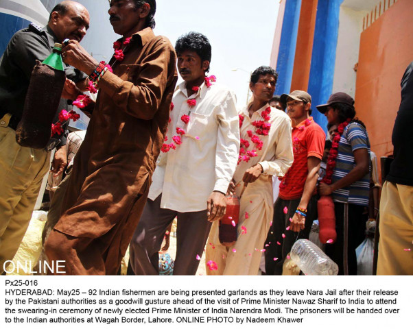 indian fishermen are presented with garlands as they leave nara jail after their release by pakistani authorities photo online indian fishermen are presented with garlands as they leave nara jail after their release by pakistani authorities photo online