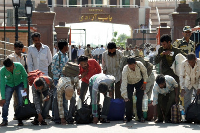 151 indian fishermen handed over to india