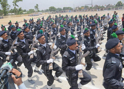 943 policemen graduate from training centre