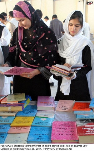 students of islamic college taking interest in the book fair photo inp students of islamic college taking interest in the book fair photo inp