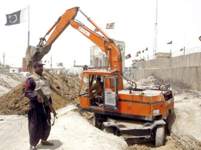 security issues pakistan to dig trench on afghan border