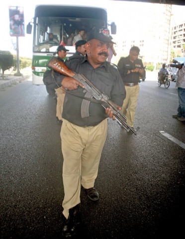 the police prevented the teachers bus from reaching the cm house to join their colleagues who were protesting there photo athar khan express the police prevented the teachers bus from reaching the cm house to join their colleagues who were protesting there photo athar khan express