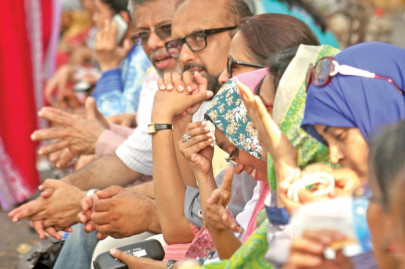 teachers protest the polite rebels versus the law enforcers