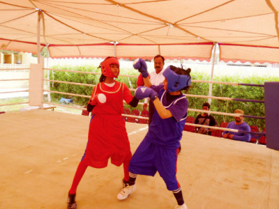 female boxing kicks off on small scale