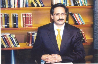 javed chaudhry s facebook page crosses one million likes
