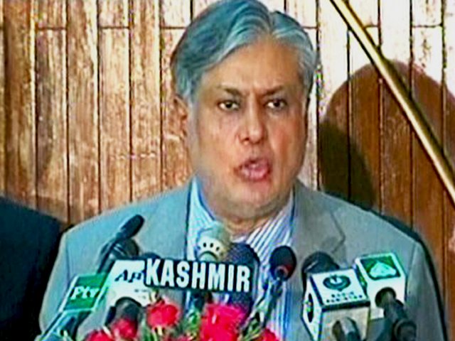 finance minister ishaq dar presenting the economic survey screengrab express