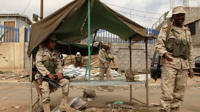 army soldiers man a checkpoint in sanaa photo reuters