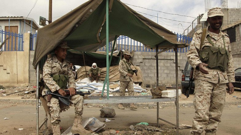 army soldiers man a checkpoint in sanaa photo reuters