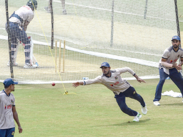 bangladesh s players attend a practice session at the gaddafi stadium in lahore on friday photo afp bangladesh s players attend a practice session at the gaddafi stadium in lahore on friday photo afp