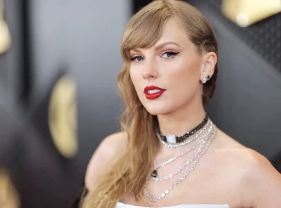 taylor swift backs kamala harris for president