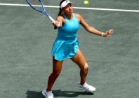 pegula reaches charleston quarters