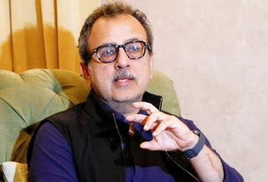 minister orders halt to costly power purchases