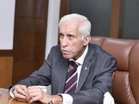 minister courts pakistani investors