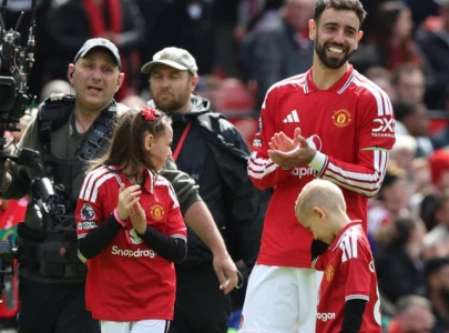 fernandes proud to match assists record fernandes proud to match assists record