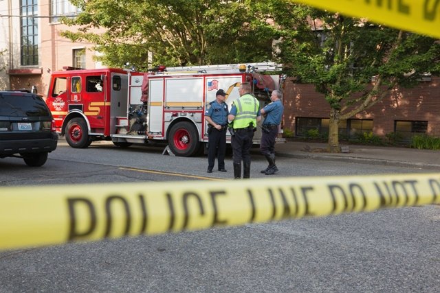 seattle police and first responders work the crime scene after a shooting at seattle pacific university on june 5 2014 in seattle washington a gunman is in custody after four people were shot on campus resulting in one death photo afp