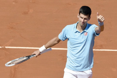 french open djokovic stumbles but recovers on the way to final