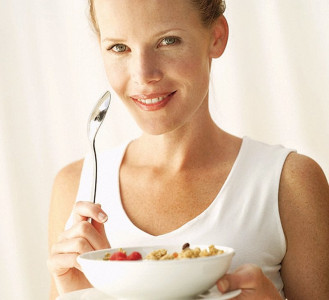 eating breakfast helps burn calories