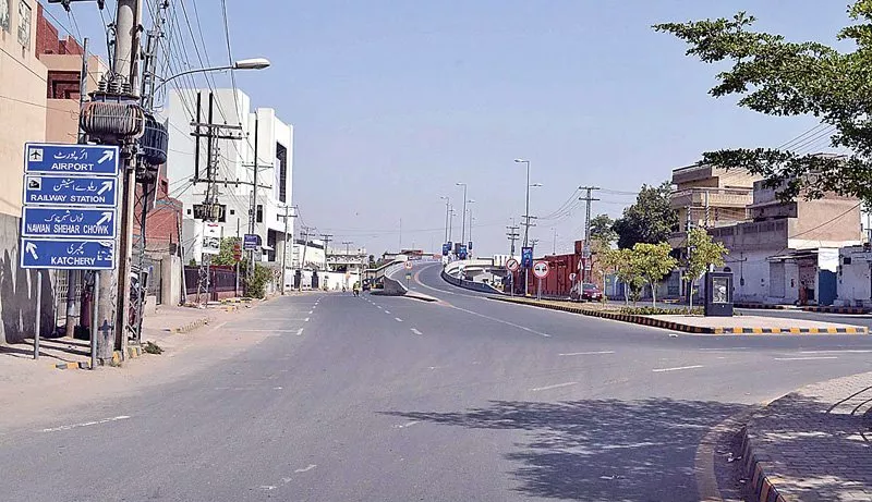 an important road is deserted in multan on sunday due to scorching heat photo app an important road is deserted in multan on sunday due to scorching heat photo app