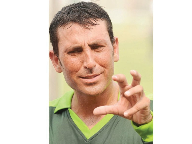 rashid latif opines that younus khan s demotion to b category was unacceptable photo afp rashid latif opines that younus khan s demotion to b category was unacceptable photo afp