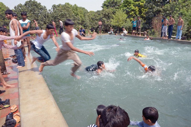 authorities and experts suspect the existence of naegleria fowleri in the farmhouses of the city and have therefore advised against diving into their swimming pools photo file