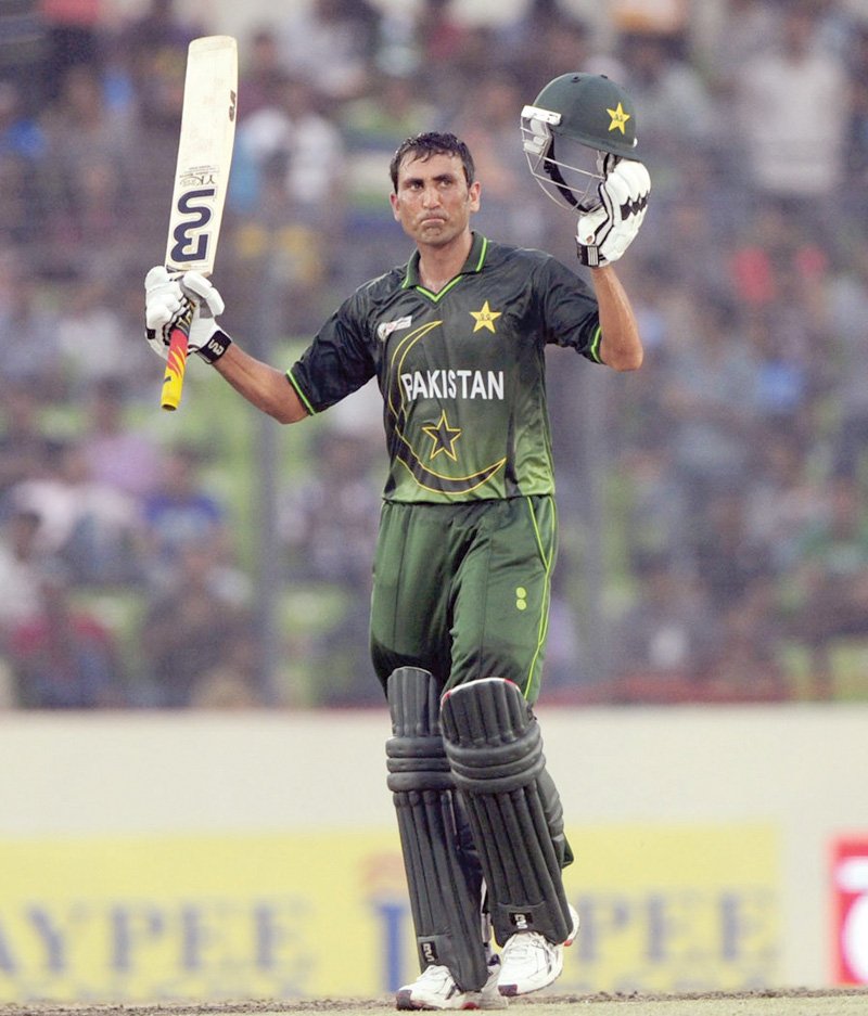 khan who is considered one of pakistan 039 s modern batting greats is now seen as a test specialist having played his last one day international in 2013 photo afp