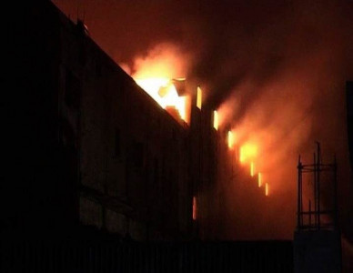 short circuit fire breaks out at a garment factory in karachi
