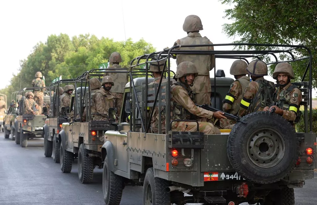army soldiers deploy in karachi on june 16 2014 photo afp army soldiers deploy in karachi on june 16 2014 photo afp