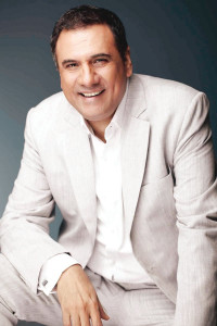 virus from 3 idiots to respread his magic on stage